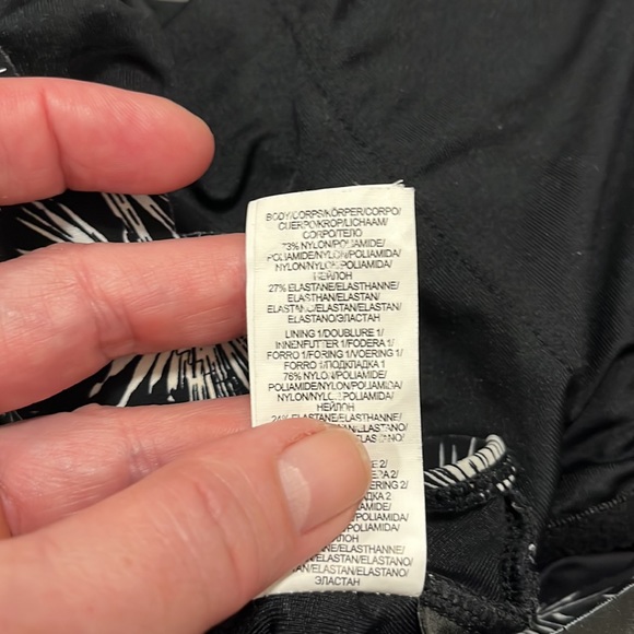 La Blanca Petal Pusher One-Piece Women's - Picture 11 of 13